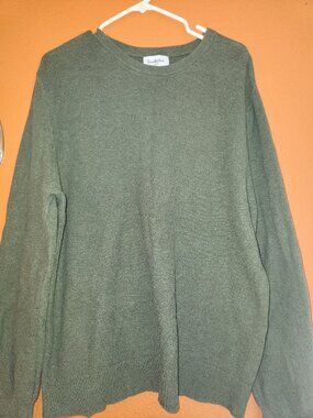 Pullover sweater